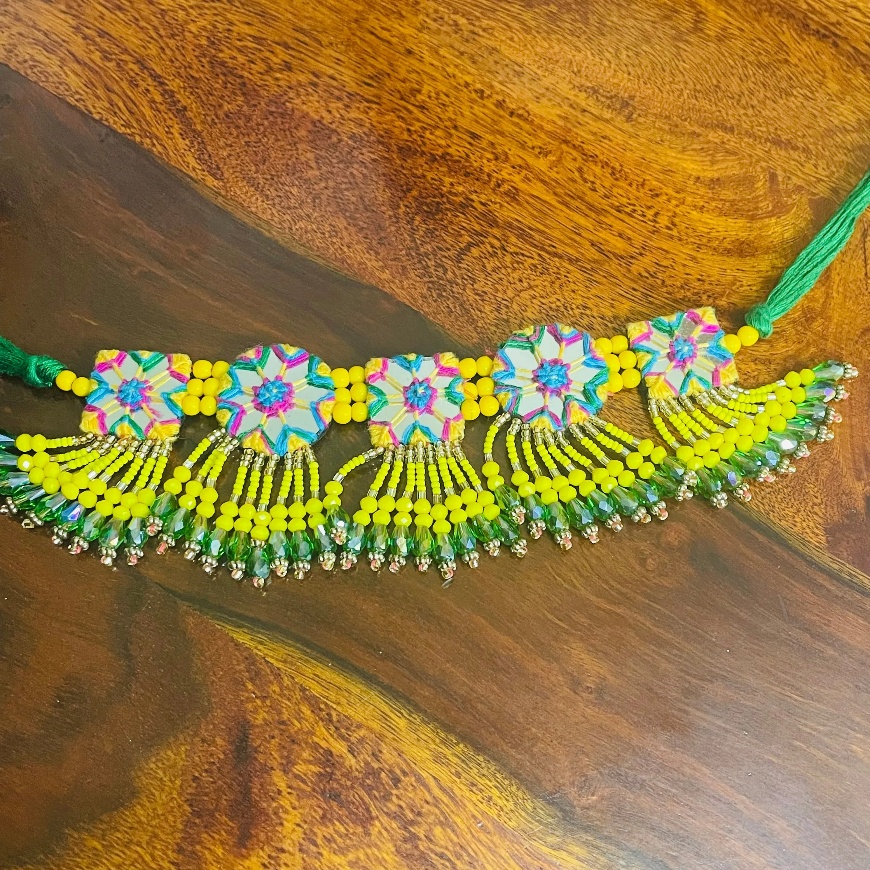 Arian Handcrafted Mirror Yellow Green (Choker)