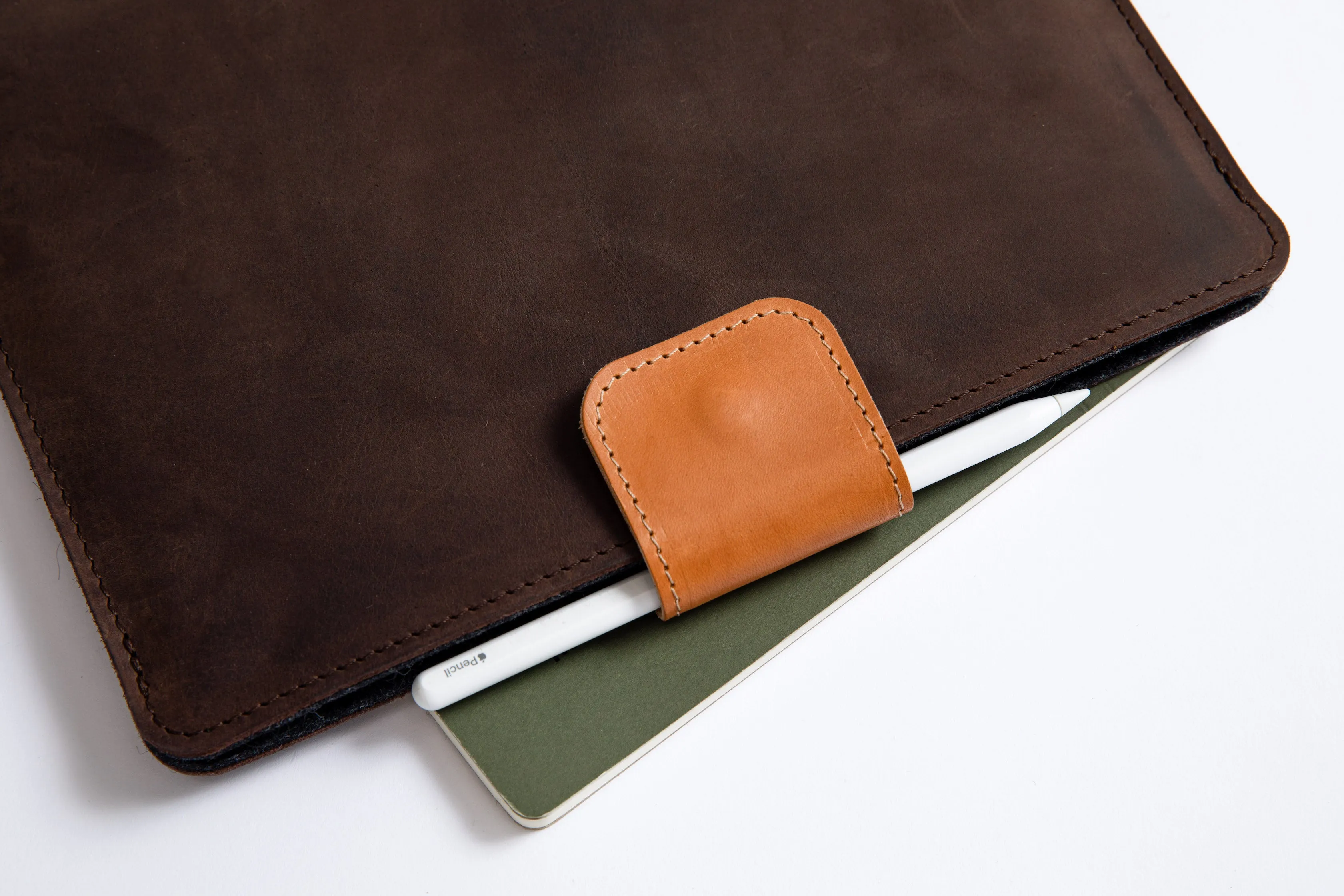 iPad Sleeve/ Oak Brown/ KEEP IT SNUG