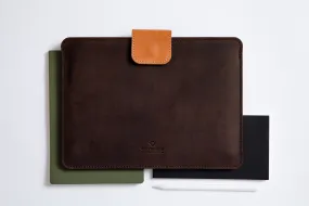 iPad Sleeve/ Oak Brown/ KEEP IT SNUG