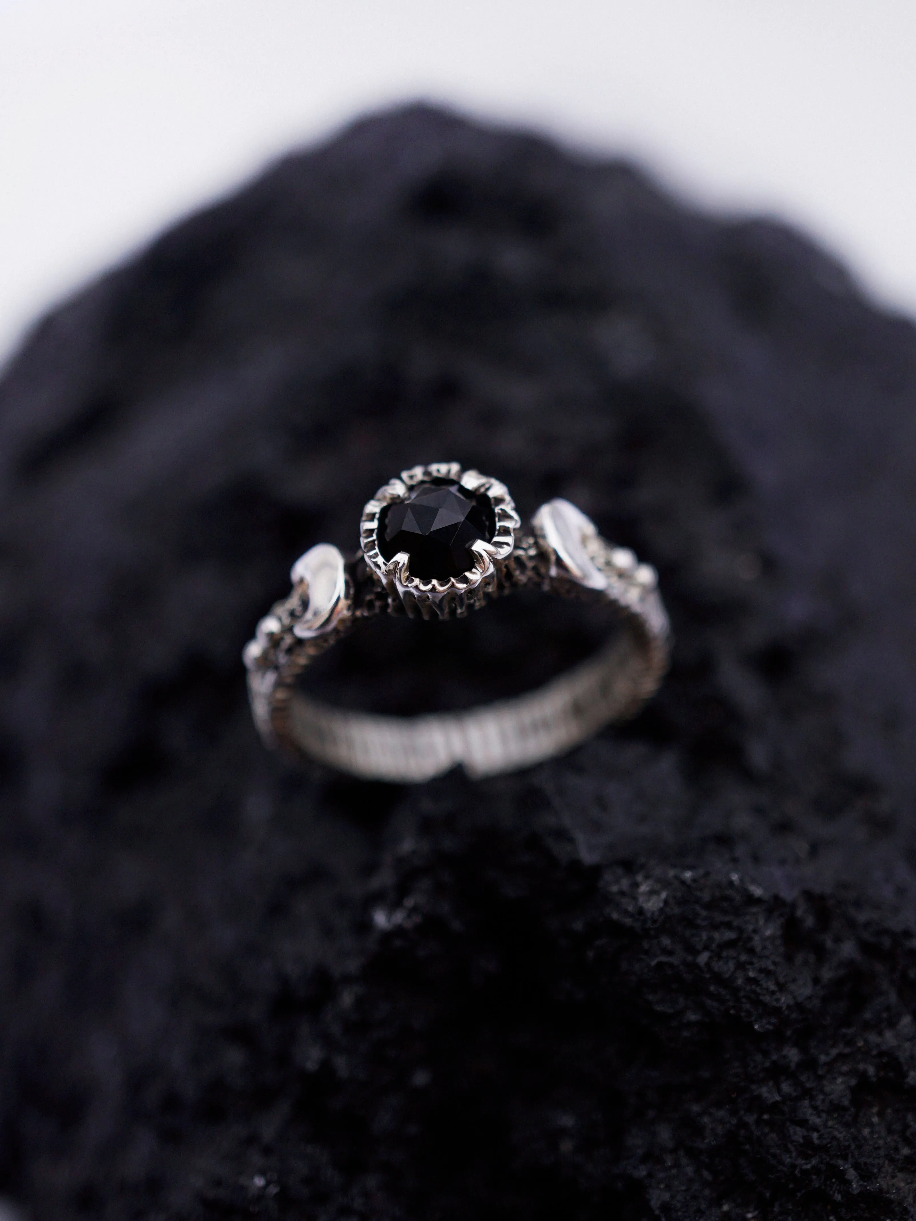 LALUNA | black Onyx ring