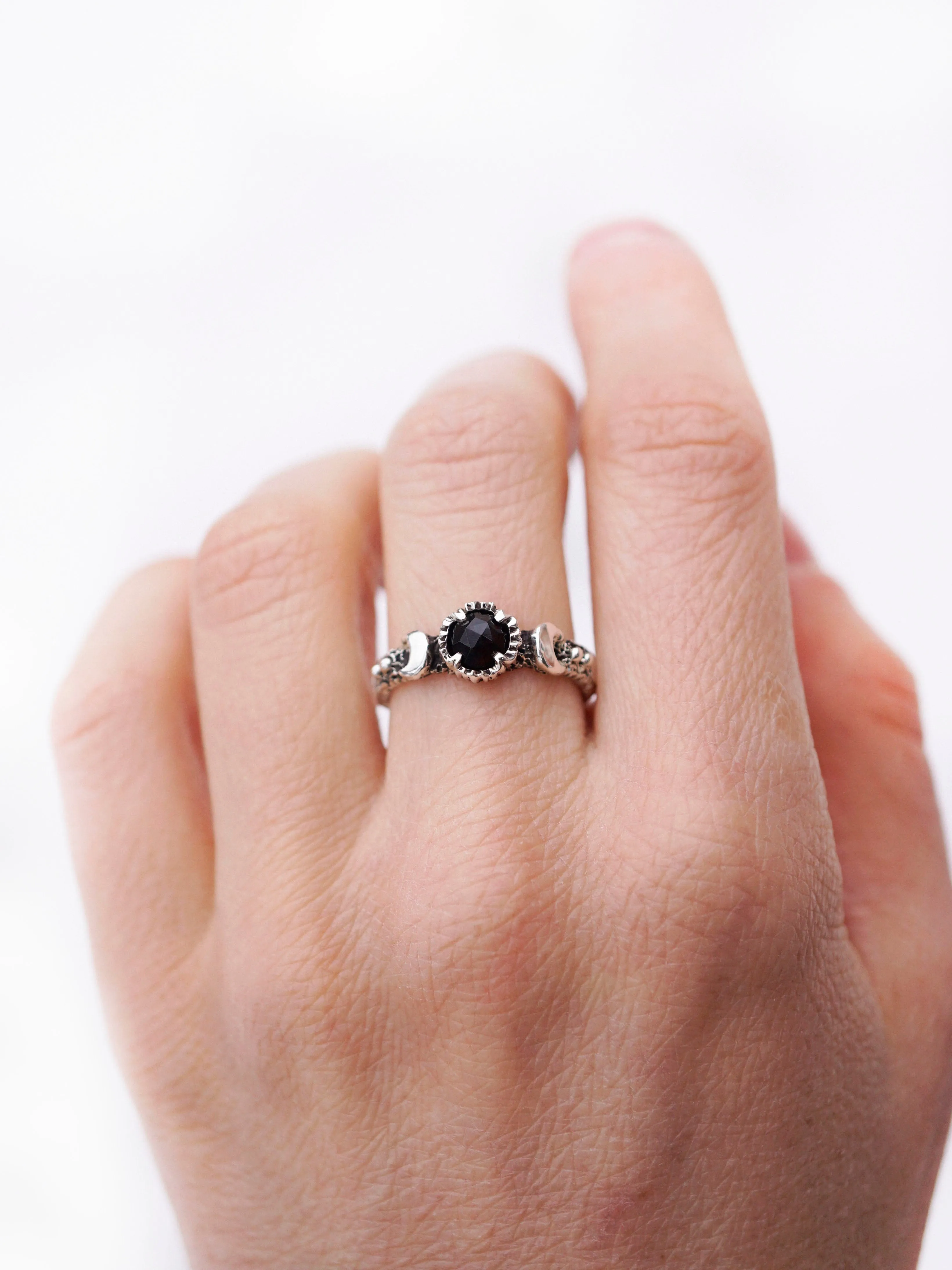 LALUNA | black Onyx ring